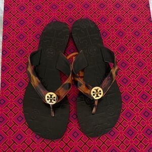 Tory Burch Thora Sandals Patent Leopard Size 6